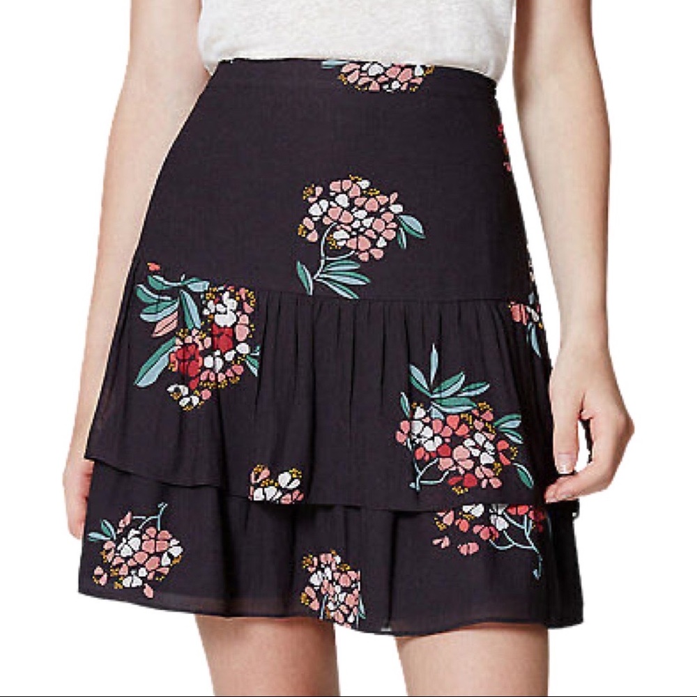 Ann Taylor Loft Hydrangea Flippy Skirt, Size 4, Coal Grey